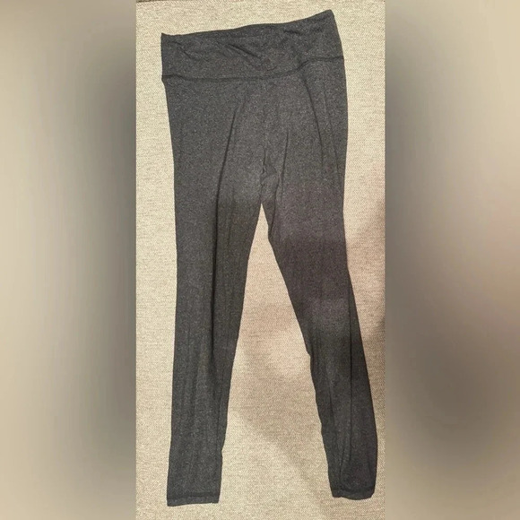 Victoria's Secret women’s Sport Anytime Strappy Leggings Cropped Gray‎ Size M - Picture 1 of 3